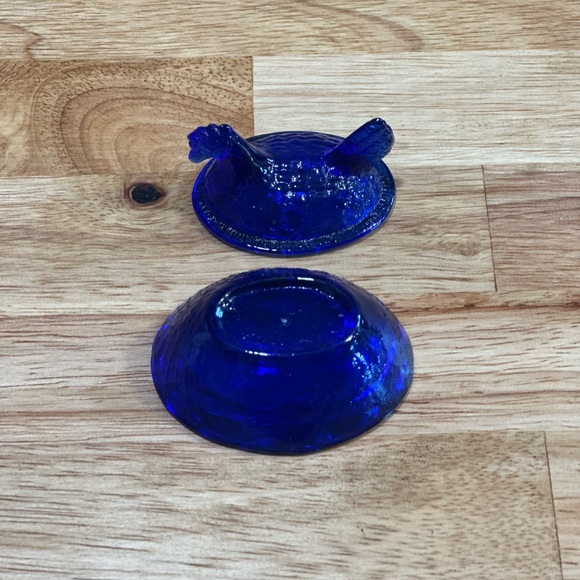 COBALT BLUE DEPRESSION STYLE GLASS MINI HEN ON NEST CHICKEN SALT DISH - Picture 4 of 5
